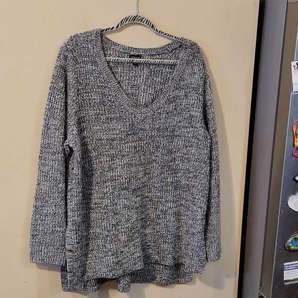 Torrid sweater NWOT Size 3 - Picture 1 of 4
